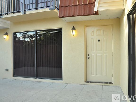 5th image of 703 NW 99th Cir #703