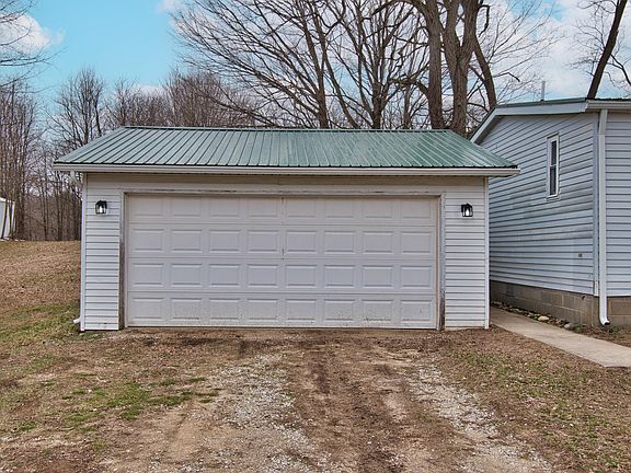 2nd image of 1718 Barron Lake Rd