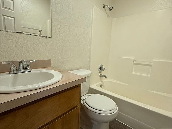 5th image of 617 S 6th St Unit 10