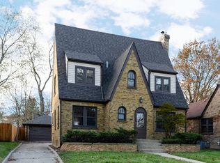 338 Judge Ave, Waukegan, IL 60085