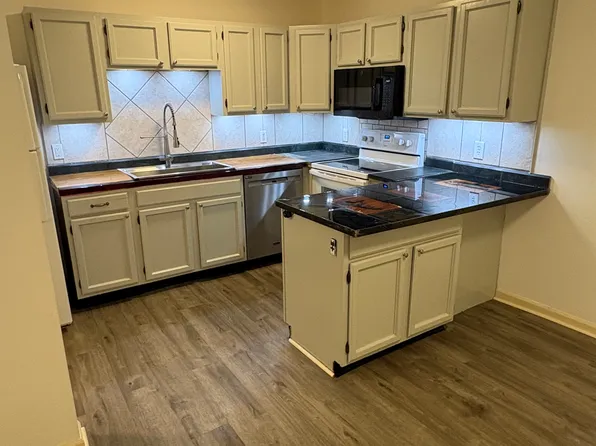 159 E Main St #C-15, Scottsville, VA 24590