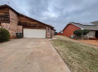 133 Rawlings Dr, Clinton, OK 73601