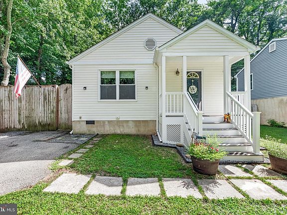 4th image of 3751 9th St