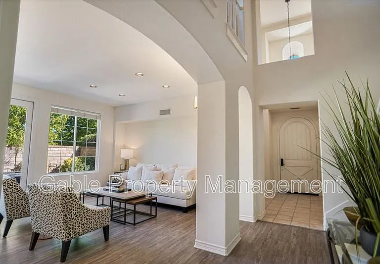 26155 Lone Rock Ct — Photo 7