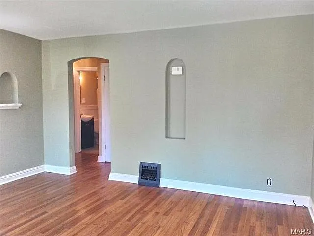 635 Bellsworth Ct photo 1