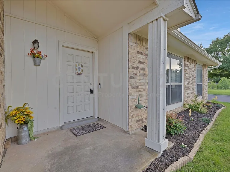 7357 Channel View Dr — Photo 3