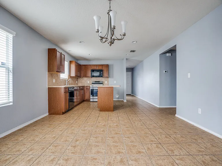 8922 Oakwood Park — Photo 6