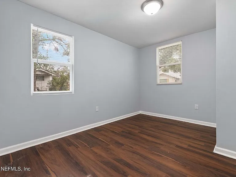 352 Golfair Blvd — Photo 4