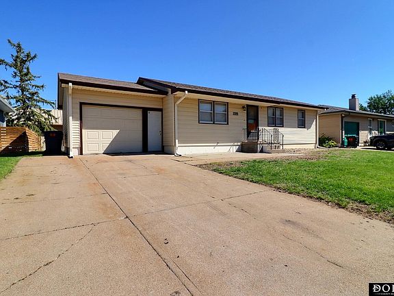 2nd image of 1844 Austin Ln
