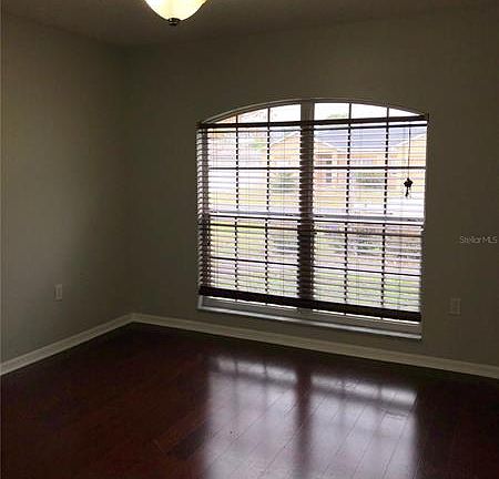 5th image of 912 Picardy Dr