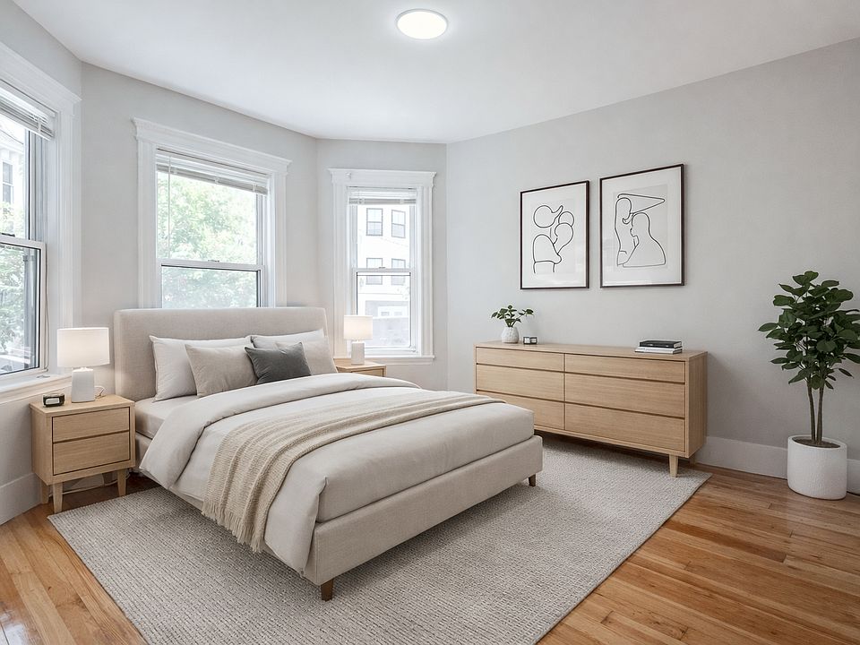 1st image of 232 Saratoga St Floor 1