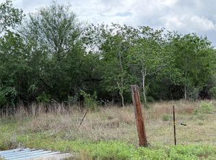 9 Love Rd, Victoria, TX 77904