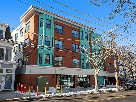 4th image of 1151 Walnut St #201