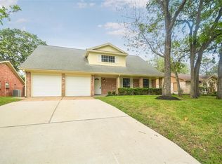15615 Wandering Trl, Friendswood, TX 77546