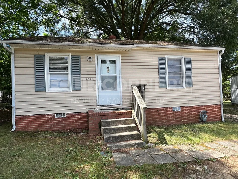 2306 E Lexington Ave