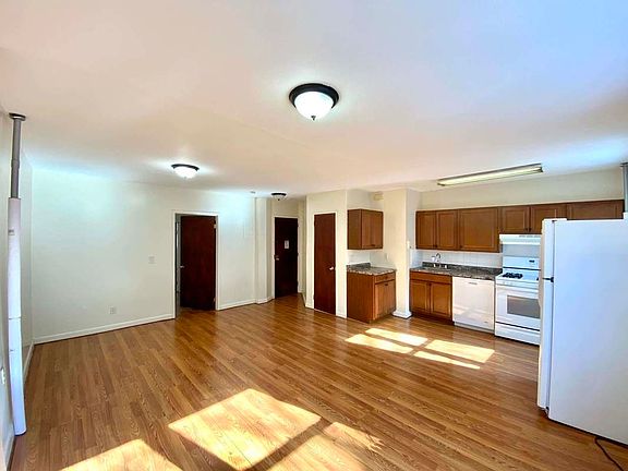 2nd image of 326 2nd St #2A