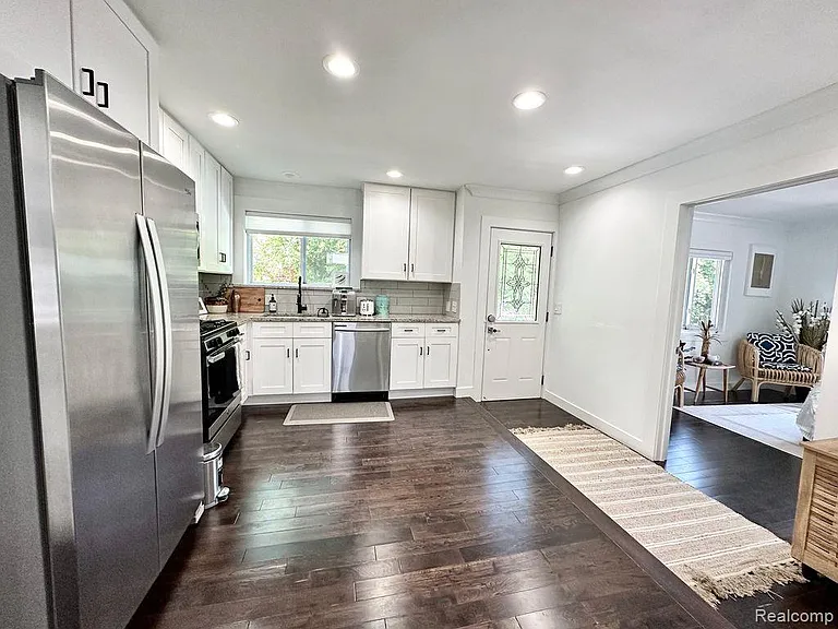 16244 Kirkshire Ave — Photo 15