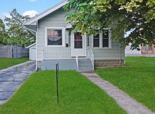829 S 25th St, Manitowoc, WI 54220