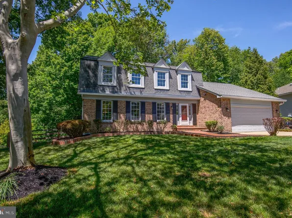 2692 Glencroft Rd, Vienna, VA 22181