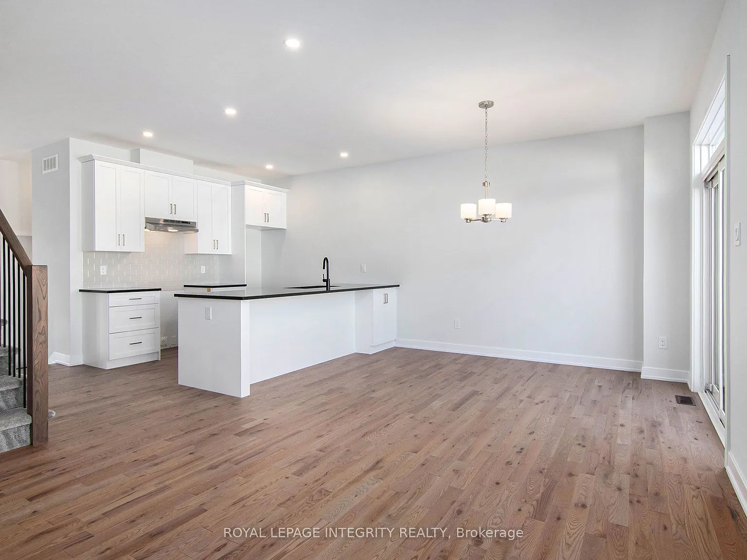 3 bed, $2,400 — Photo 3