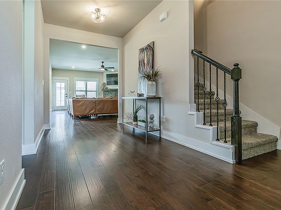 3rd image of 4403 SW Plumley