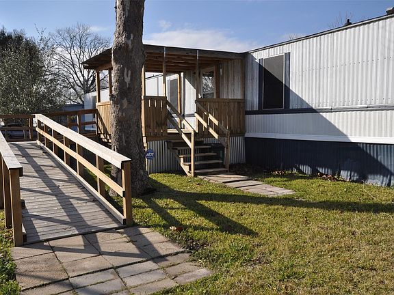 2nd image of 4813 Wendy Ln