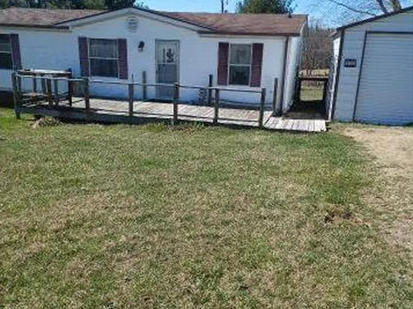 1581 Mitchells Xrds, Hillsville, VA 24343