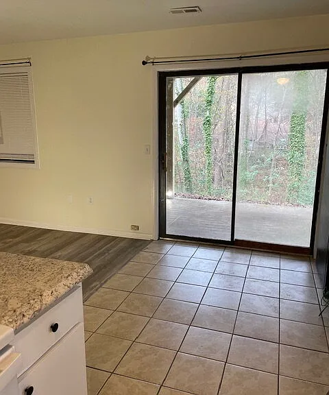 400 Foxfire Ct #B — Photo 8