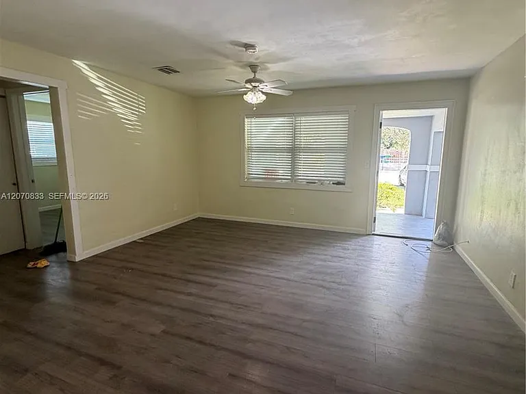3631 NW 9th St — Photo 5
