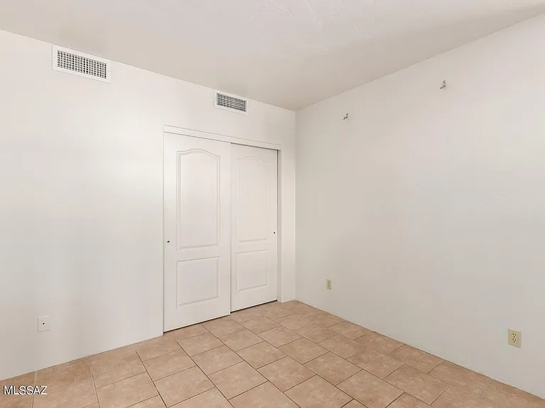 3158 N Avenida Del Clarin #TILES — Photo 21
