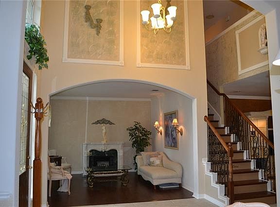 4th image of 4453 White Rock Ln