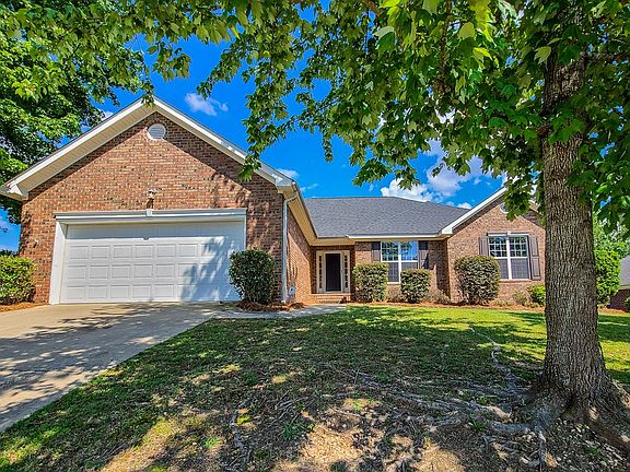 3rd image of 3032 Parkridge Dr