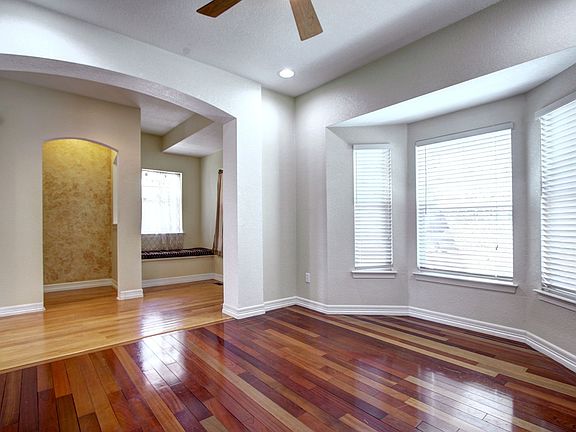 5th image of 3205 Brushwood Dr