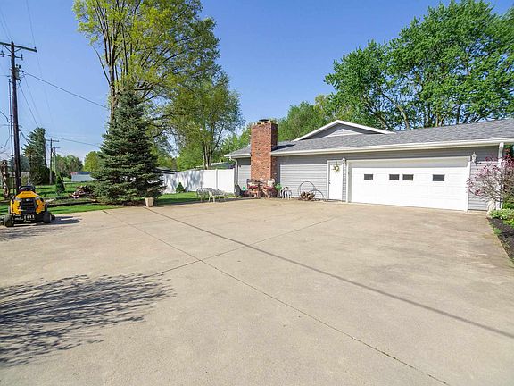 3rd image of 6411 State Road 26 E