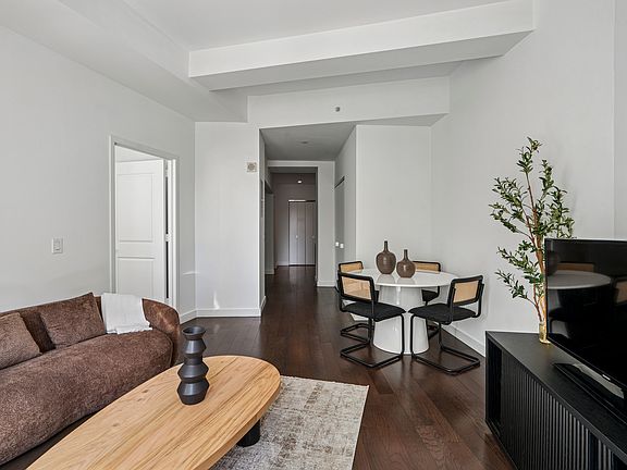 4th image of 116 John St APT 2406