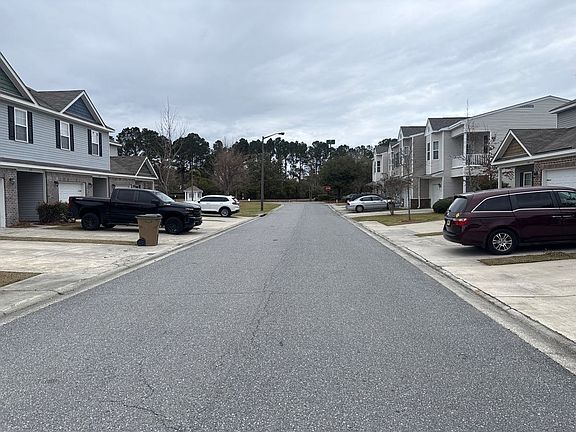 4th image of 576 Governor Treutlen Cir