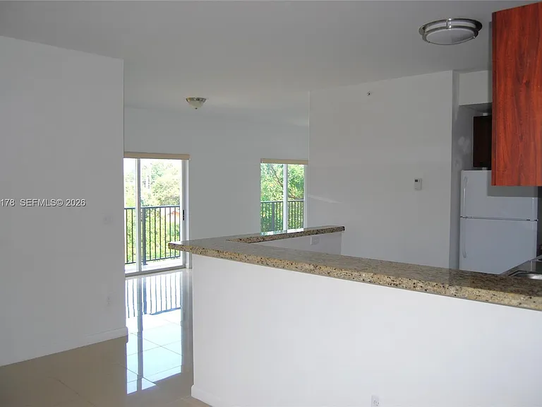 909 SW 15th Ave #4 — Photo 10