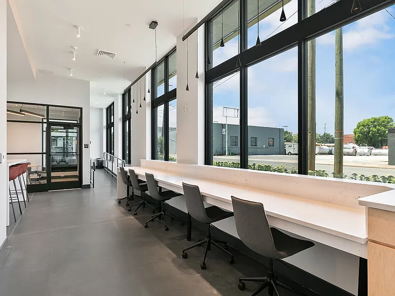 The Hub Apartments — Photo 31