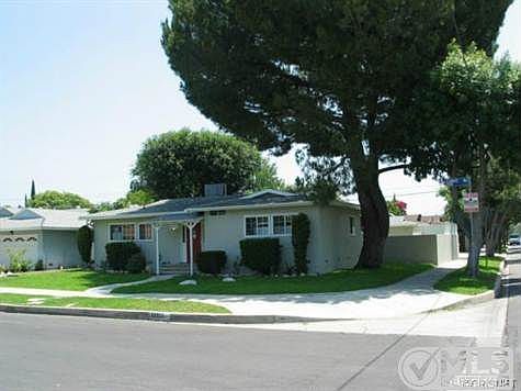 2nd image of 10100 Collett Ave