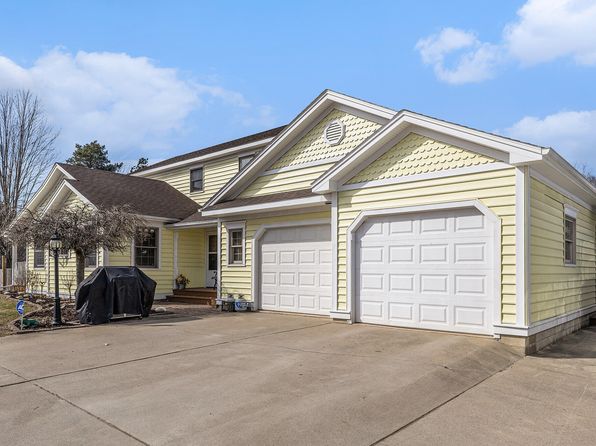 10541 S Jackson Rd, Cement City, MI 49233