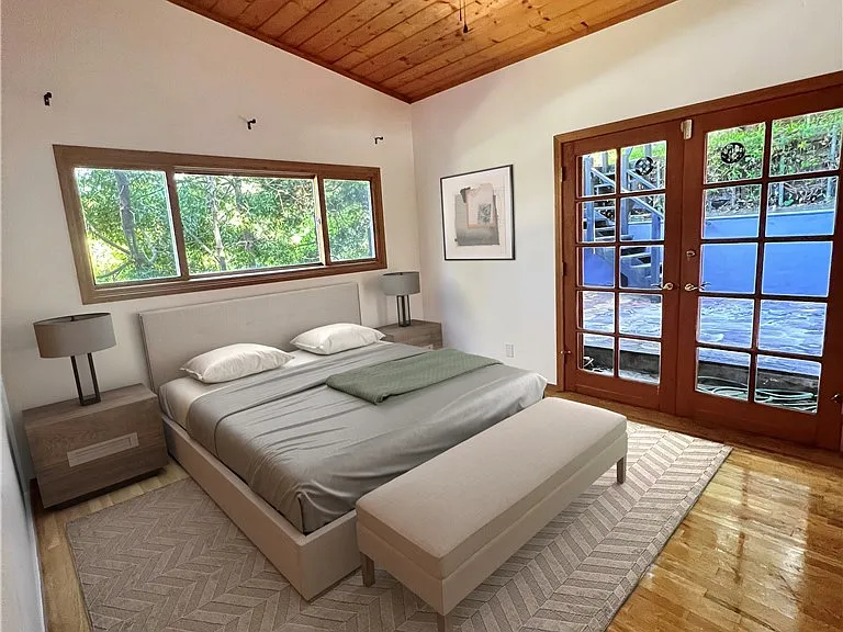 8570 Wonderland Ave — Photo 9