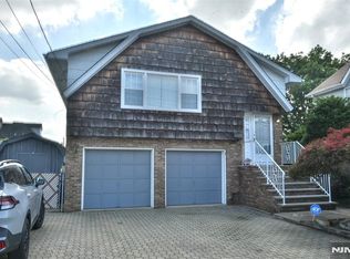 102 Parkview Ave, Elmwood Park, NJ 07407