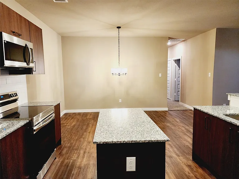 9836 Grosbeak Ln — Photo 11
