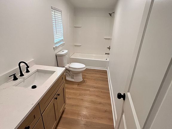 3rd image of 3839 Parkertown Rd
