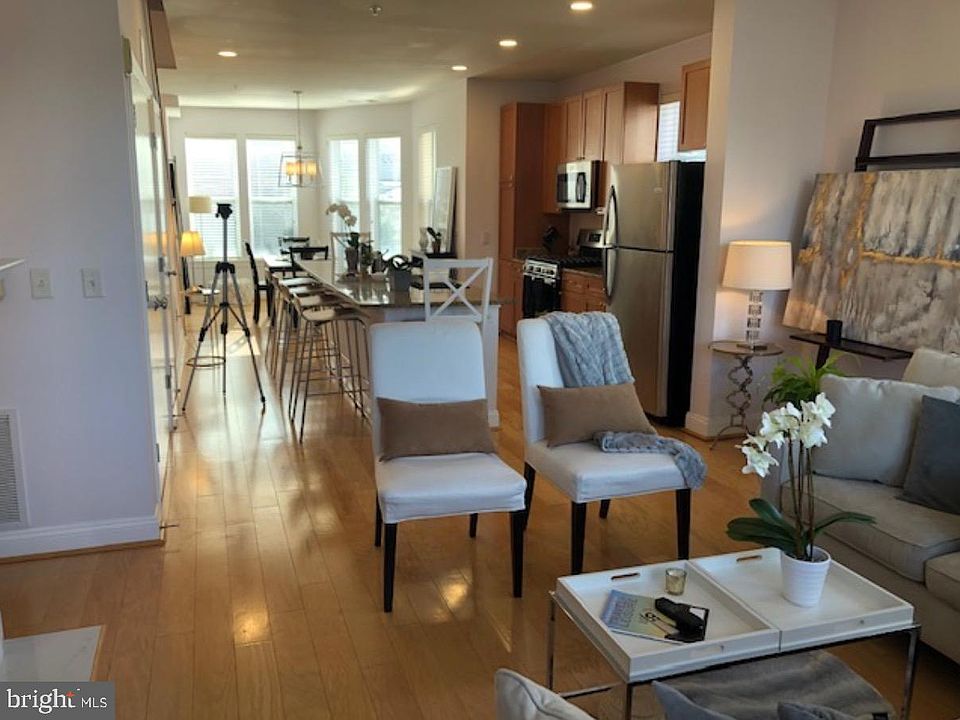 1st image of 1633 N Colonial Ter APT 201