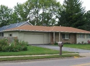 1002 Crosstown Ave, Silvis, IL 61282