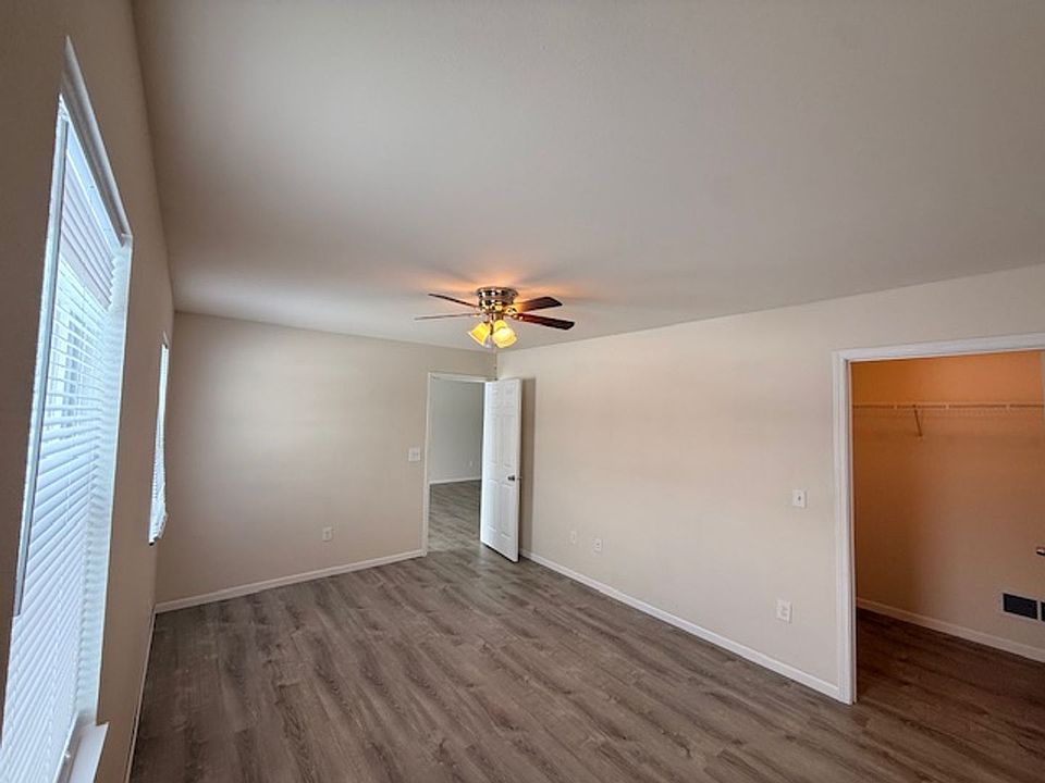 2nd image of 3122 Barrington Pl