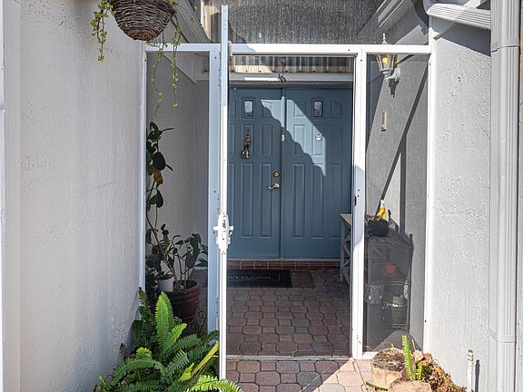 5th image of 15305 Summer Lake Drive