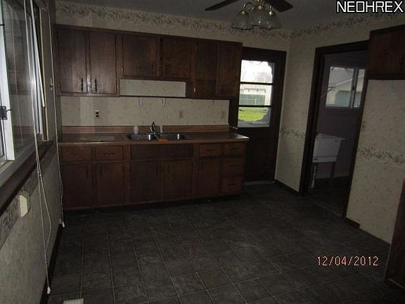 2nd image of 471 Laurel Dr
