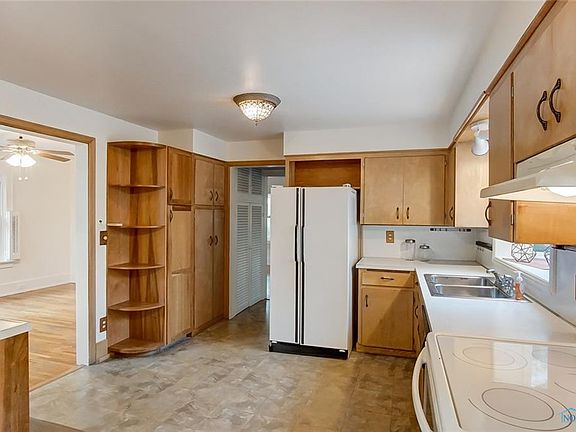 4th image of 336 W Evers Ave